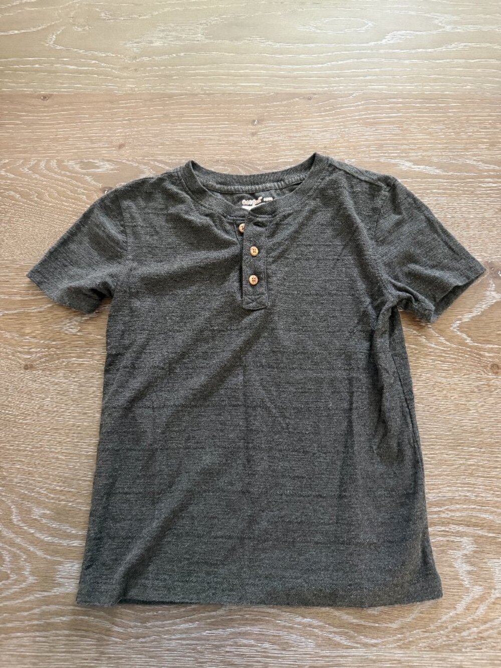 Boys Cat & Jack dark gray henley short sleeve t-shirt top tee size small 6/7